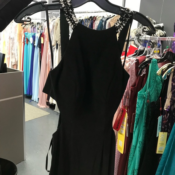 Prom dress - Picture 4 of 5